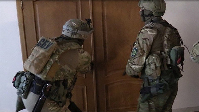 На Украине силовики проводят масштабные обыски у «пособников России»