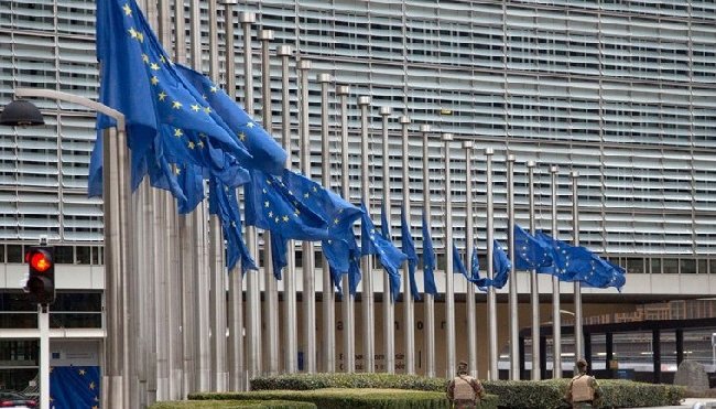 Европарламент принял резолюцию о введении санкций против Польши