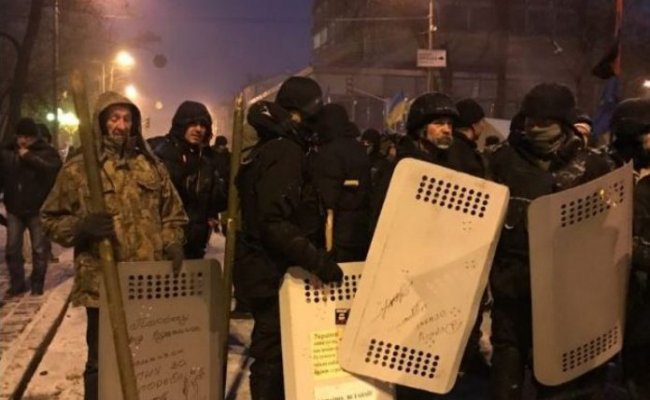 Amnesty International потребовал расследовать разгон палаточного городка у Рады в Киеве