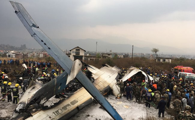 В Непале разбился самолет с 71 человеком на борту