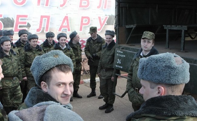 В связи с проверкой Вооруженных сил в Беларуси начался призыв военнообязанных