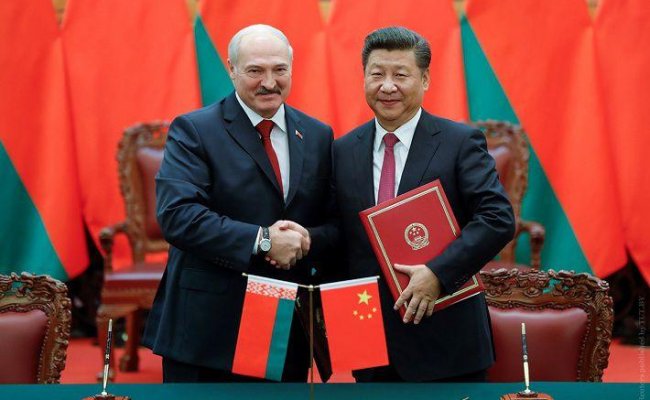 Лукашенко поздравил Си Цзиньпина с переизбранием на пост председателя КНР
