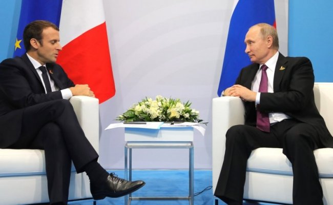 Макрон поздравил Путина, напомнив об Украине и Сирии