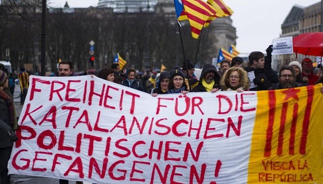В Германии протестующие требуют освободить Пучдемона