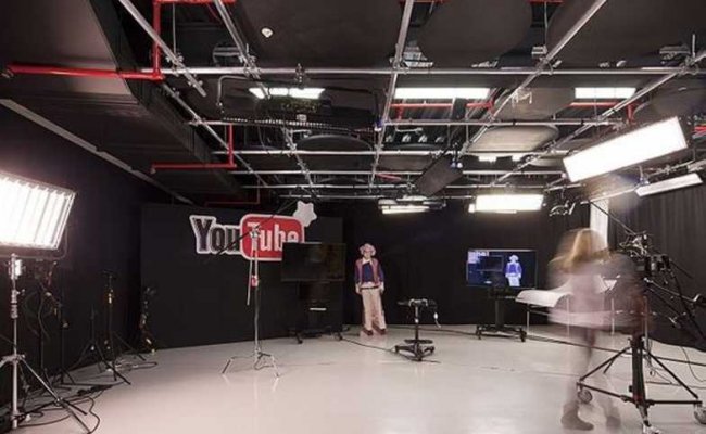 В штаб-квартире YouTube неизвестная устроила стрельбу: пять пострадавших