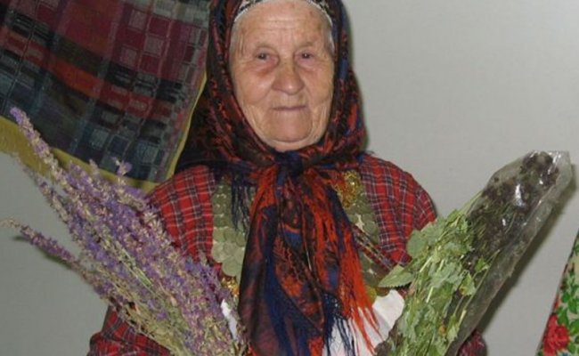 74-летняя мошенница из Гомеля «лечила» белорусов на расстоянии