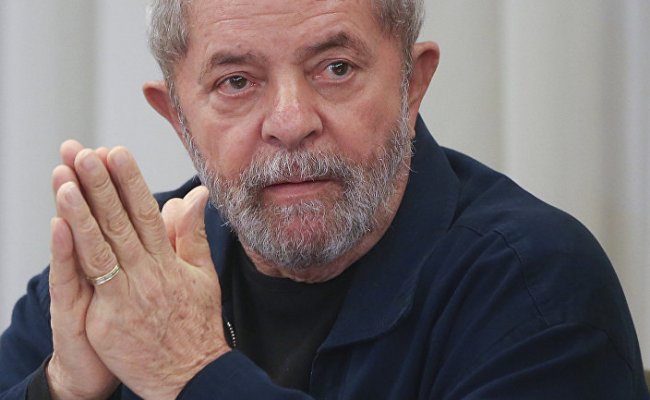 В Бразилии суд призвал экс-президента сдаться властям