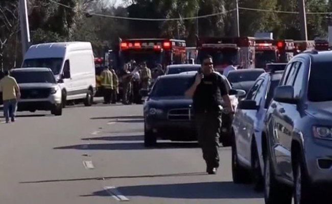 В США неизвестный открыл стрельбу в частном автобусе: трое погибших