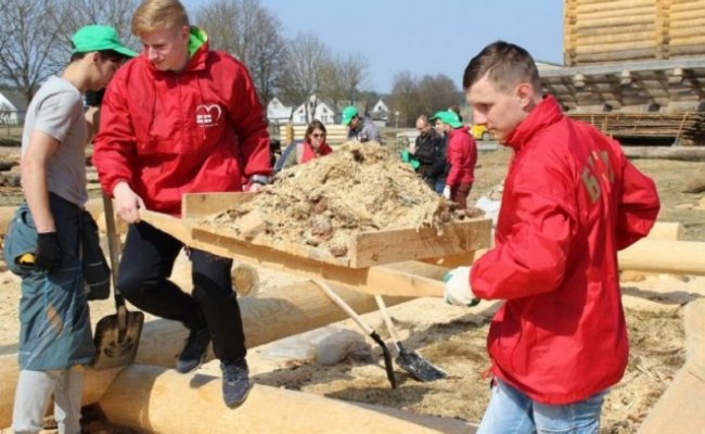 Активисты БРСМ благоустроят более 50 святынь в Гомельской области