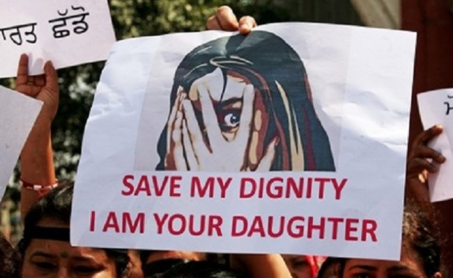 В Индии ввели смертную казнь за изнасилование детей