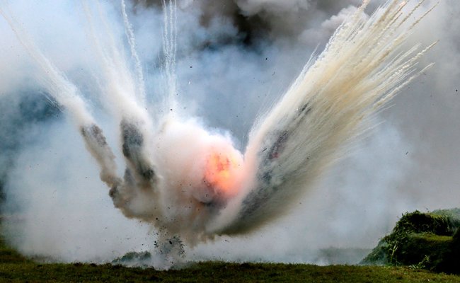 На Западе Украины военнослужащий бросил гранату в толпу, ранены 9 человек