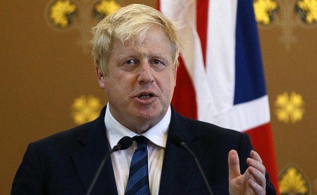 Глава МИД Британии выступил за ужесточение санкций против России