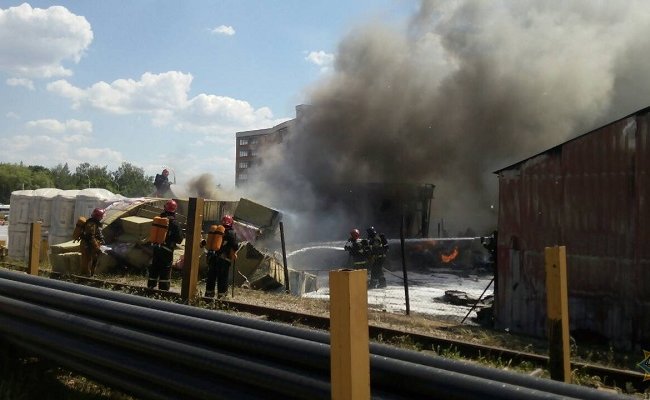 В Минске на территории предприятия произошел крупный пожар