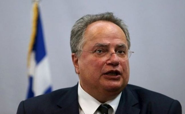 Главу МИД Греции обвинили в госизмене из-за переговоров по изменению названия Македонии