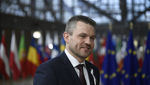 Премьер Словакии назвал санкции против России бессмысленными