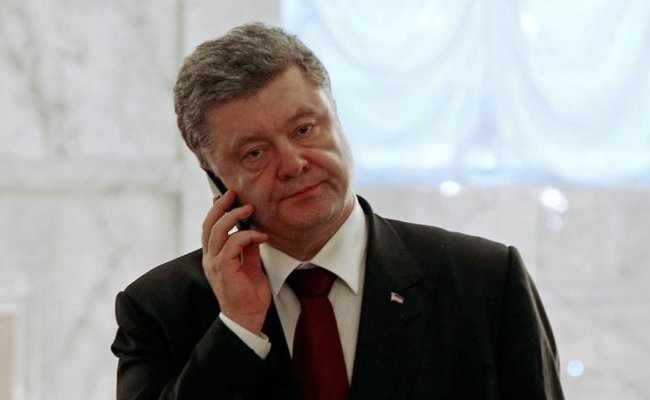Президент Украины сравнил церковь с соцсетями