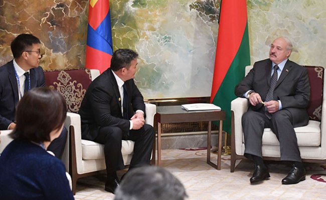 Лукашенко пригласил лидера Монголии в Беларусь