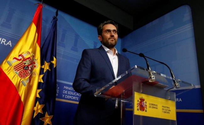 В Испании министр подал в отставку после обвинений СМИ о неуплате налогов