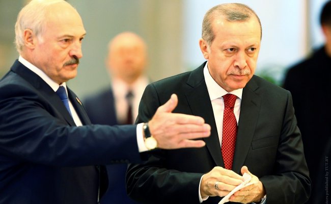 Лукашенко поздравил Эрдогана с переизбранием на пост лидера Турции