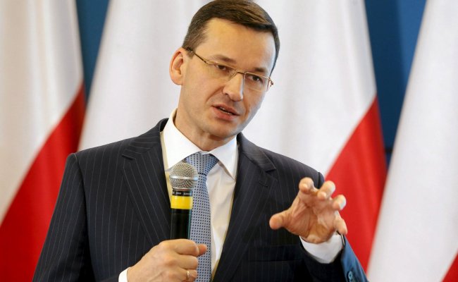 Премьер Польши предложил изменить закон о холокосте