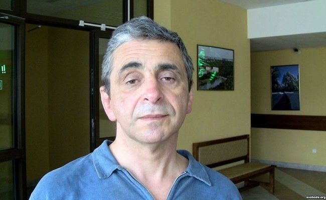 На въезде в ресторан у Куропат сбили оппозиционного активиста