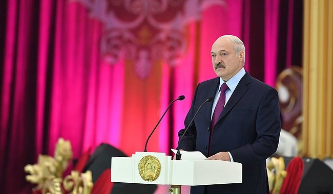 Лукашенко - выпускникам: Комфортные стартовые условия для вас уже созданы