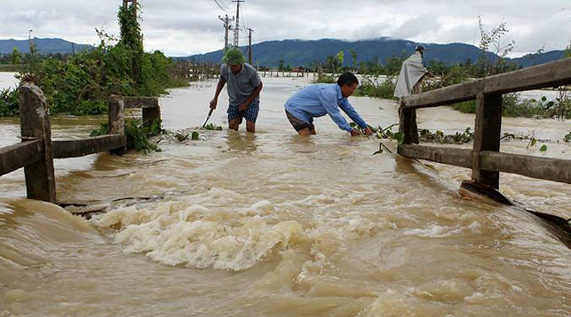 Во Вьетнаме 10 человек погибли из-за наводнений