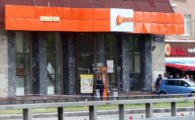 В Москве неизвестный взял в заложники сотрудника магазина
