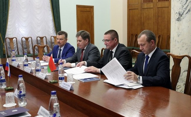 Беларусь и Россия обсудили снятие ограничений на поставки белорусского молока в РФ