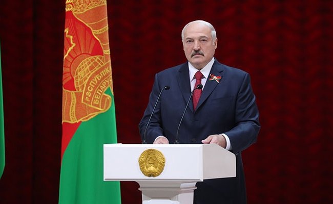 Сфабрикованные новости, ложные ориентиры стали главным и действенным оружием современности – Лукашенко