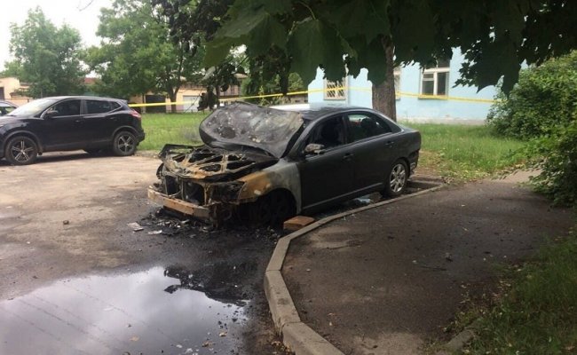 В Минске подожгли сразу три машины