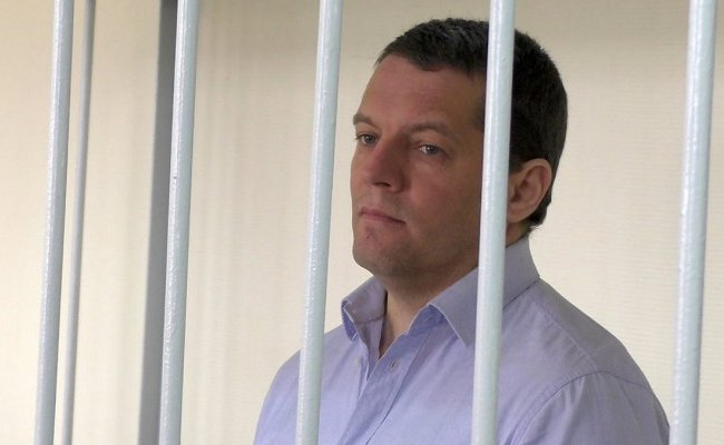 Украинский консул встретился с осужденным в России шпионом Сущенко