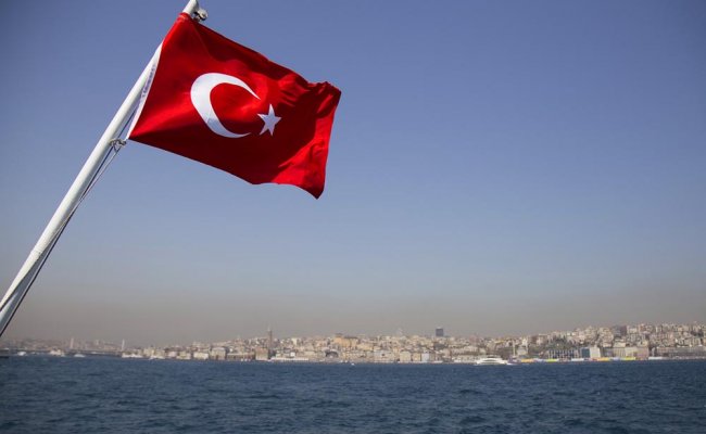 В Турции впервые за два года отменили чрезвычайное положение