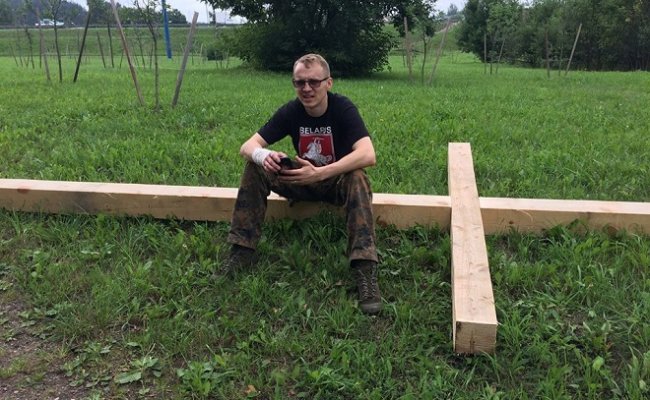 Дашкевич устанавливает в Куропатах семиметровые кресты