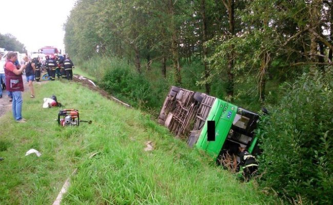 Под Минском опрокинулся рейсовый автобус