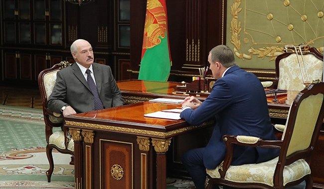 Лукашенко принял с докладом губернатора Минской области «после инсульта»