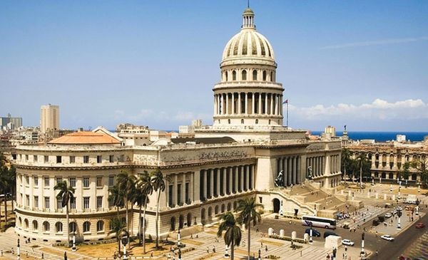 Россия за свой счет отреставрирует купол Капитолия в Гаване