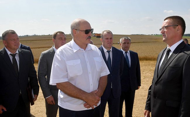 Лукашенко прокомментировал слухи об «инсульте»