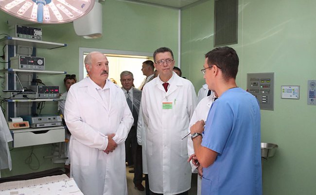 Лукашенко высоко оценил итоги проведенной реконструкции Гомельской областной детской больницы
