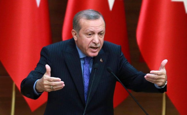 Эрдоган потребовал от США избавиться от неуважения к Турции