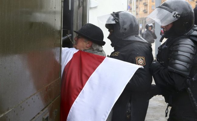 Протесты против обвинительного приговора по делу профсоюза РЭП: задержаны Статкевич и десяток активистов