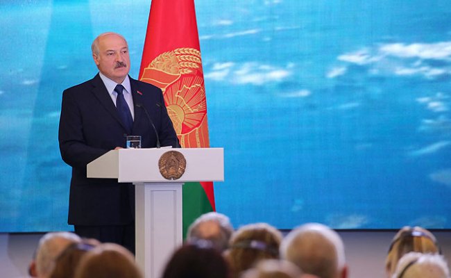 Лукашенко: Белорусы гордятся соотечественниками, которые вписали свои имена в историю освоения космоса