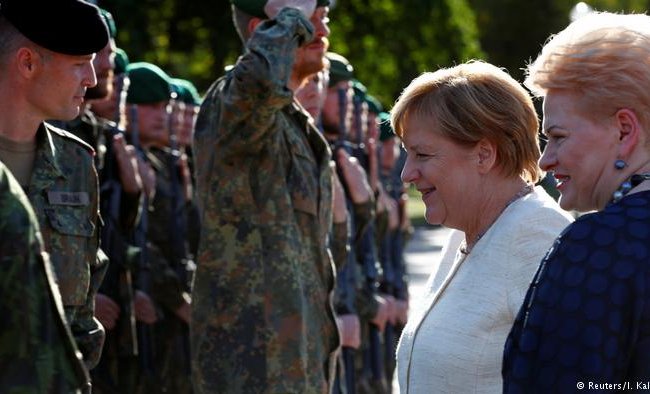 Меркель обвинила РФ в дестабилизации постсоветских стран