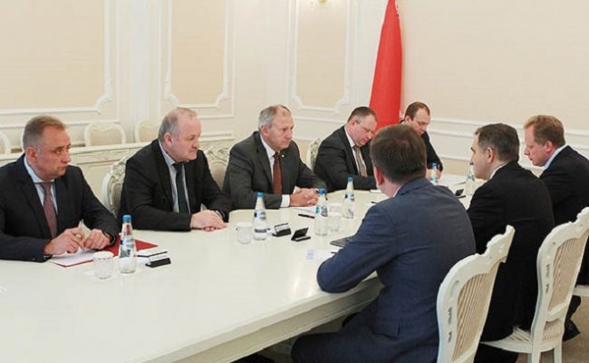 Румас обсудил актуальные вопросы сотрудничества с делегацией Сбербанка России