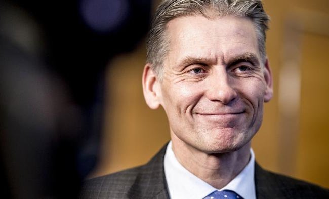 Глава крупнейшего банка Дании ушел в отставку из-за скандала с отмыванием денег