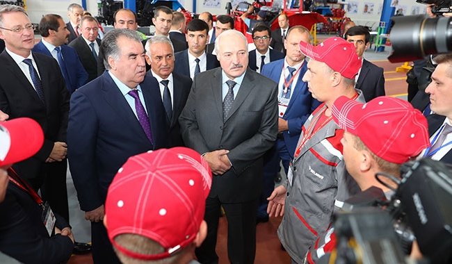 Лукашенко и Рахмон договорились продолжить промышленное сотрудничество в Таджикистане