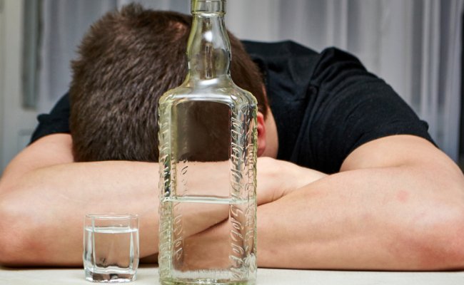 Главной причиной смертности мужчин в Беларуси назван алкоголь — исследование