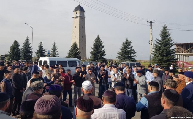В Ингушетии на протестах из-за границы с Чечней открыли стрельбу