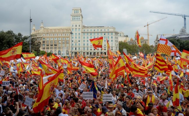 В Барселоне прошел марш за единство Испании