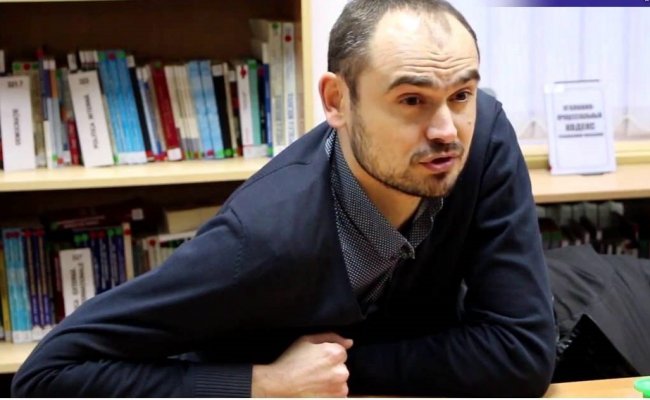 В Молдове суд вынес условный срок активисту, облившему молоком министра финансов